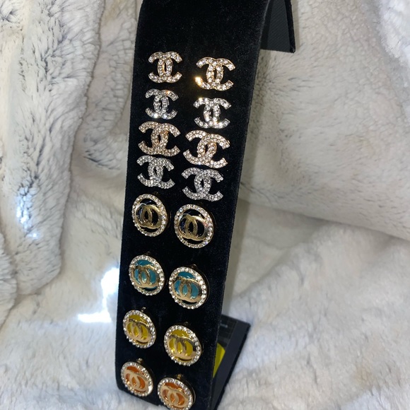 Fashion earrings. - Picture 4 of 5